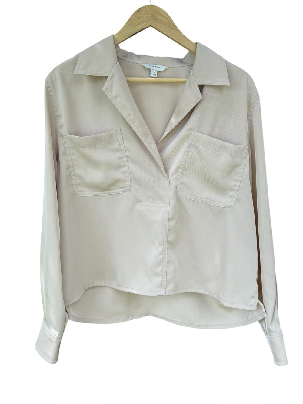Banana Republic Factory Silky Popover Blouse Long Sleeve High Low Cream / Gold